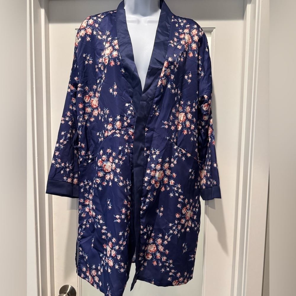 NWT MORGAN LANE Floral Navy Kimono Robe Size S/M Satin Cottagecore Dressing Gown